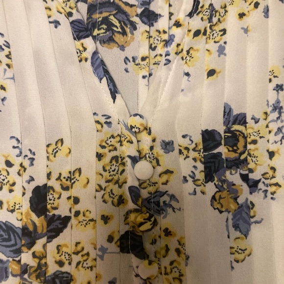 Floral blouse - Picture 4 of 5